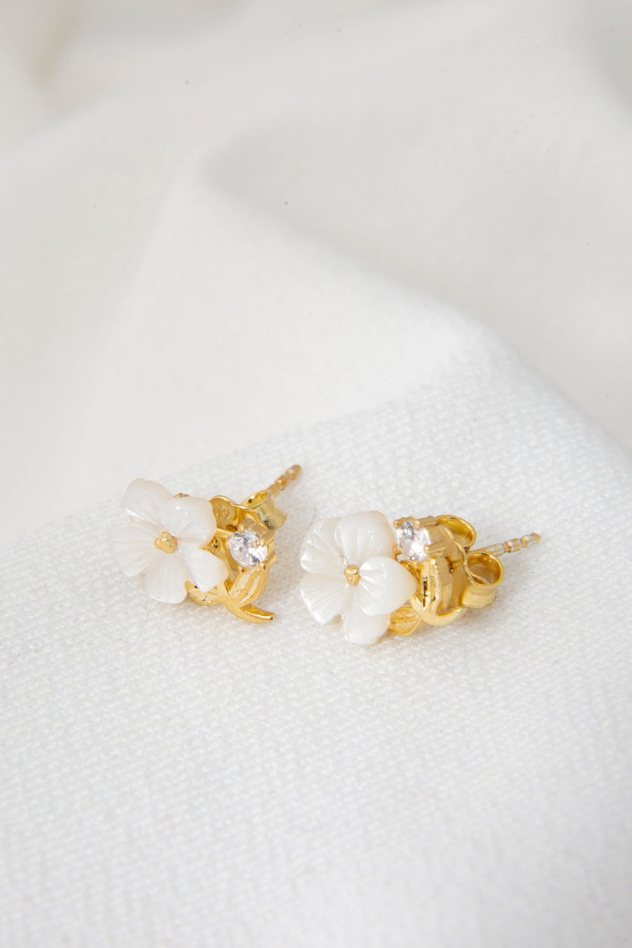 Women's 925 Sterling Silver Magnolia Flower Earrings with Mother of Pearl